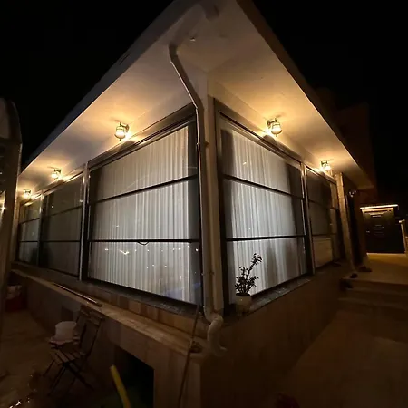 Villa Havuzlu Bahceli *